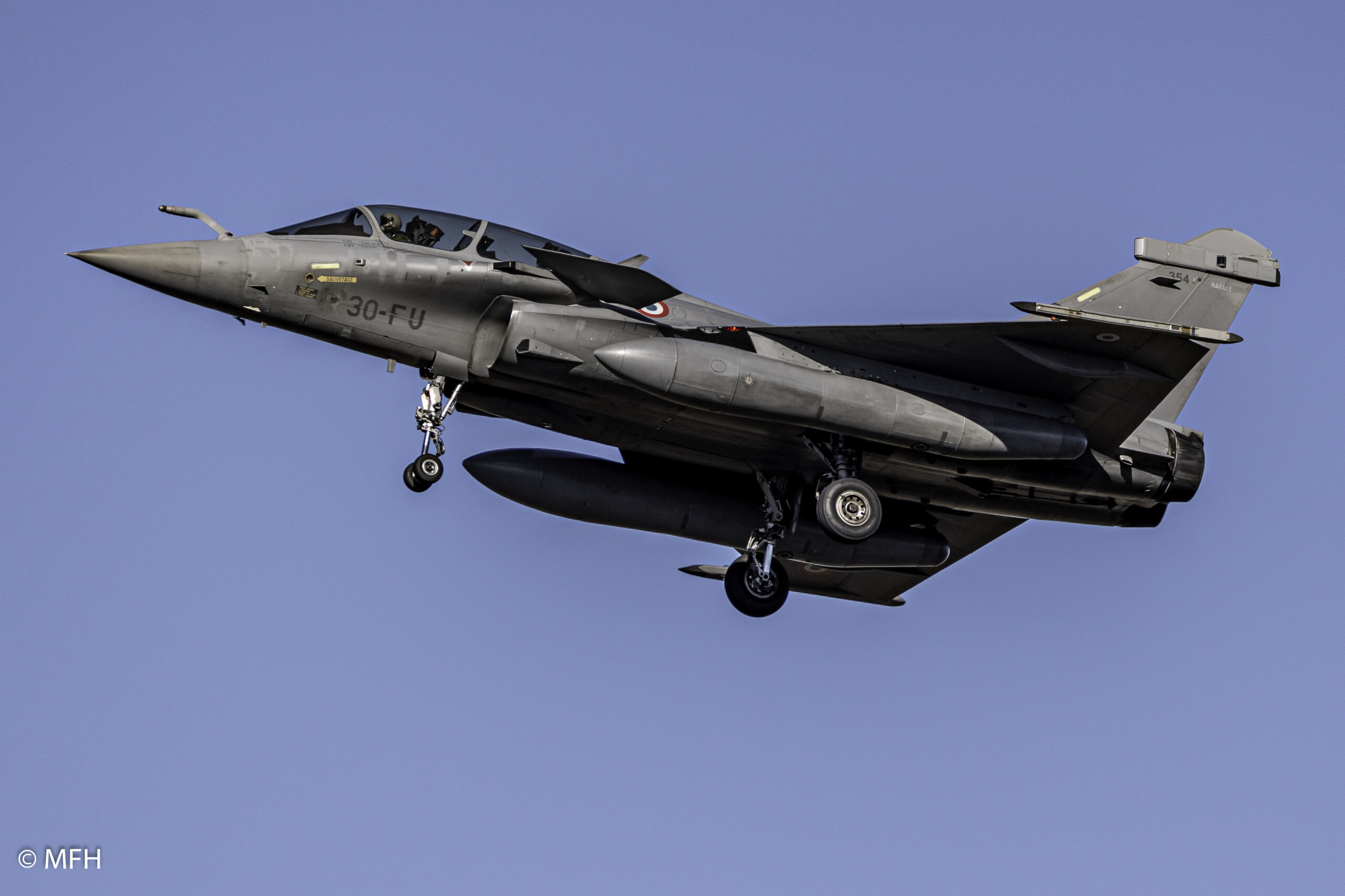 Avion - Mitsubishi F-2