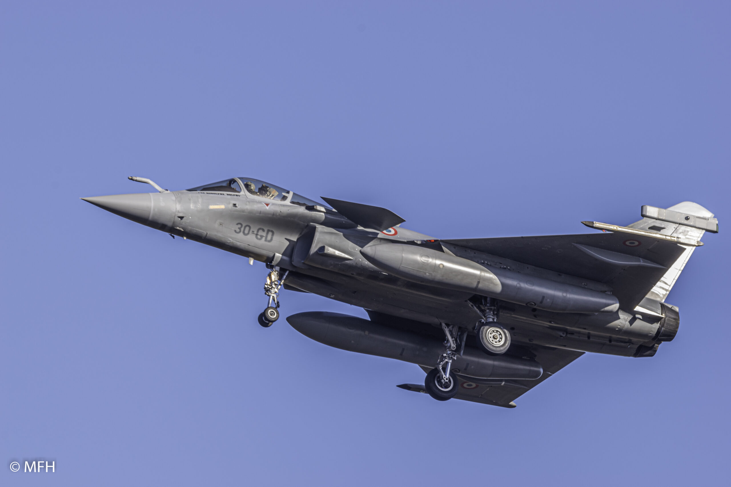 McDonnell Douglas F-15 Eagle - Dassault Mirage 2000